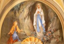 Đức Trinh Nữ Maria Nói Mọi Ngôn Ngữ